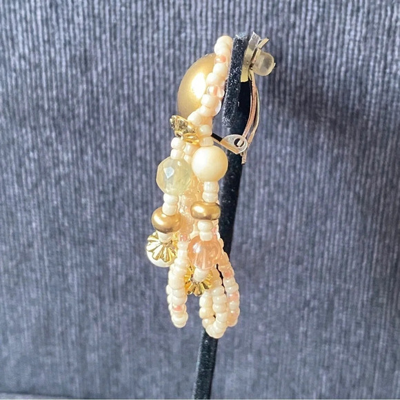 Vintage 80s 90s Beaded Clip On Earrings - Picture 5 of 9